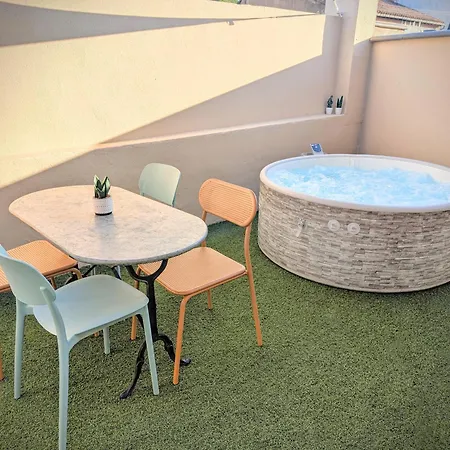 아파트 Terrasse & Jacuzzi, Rue Trivalle, Pied De La Cite De 카르카손