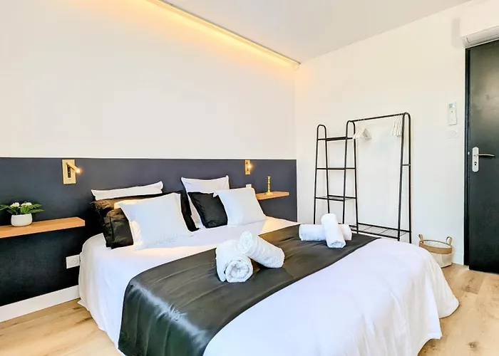 151 - Terrasse & Jacuzzi, Rue Trivalle, Pied De La Cite De - Climatisation, Netflix, Fibre * Καρκασόν